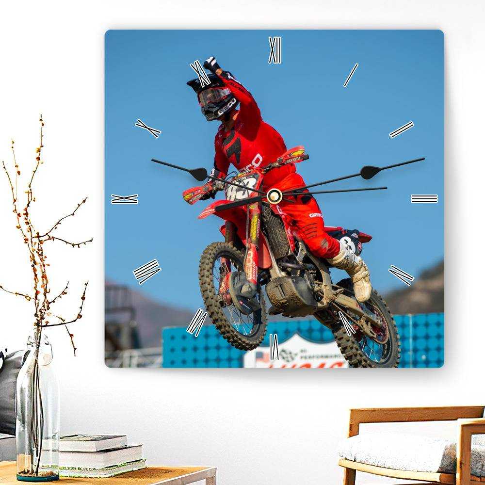Jett Lawrence Square Wall Clock Home Decor Wall Clock Gifts for Jett Lawrence Fans Salutes for His First AMA Pro Motocross Victory Wall Clock