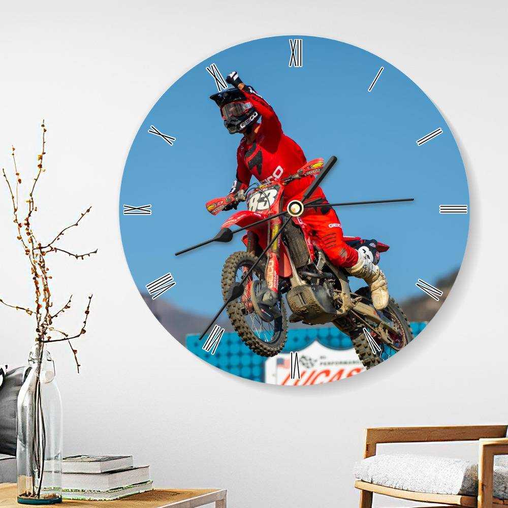 Jett Lawrence Round Wall Clock Home Decor Wall Clock Gifts for Jett Lawrence Fans Salutes for His First AMA Pro Motocross Victory Wall Clock