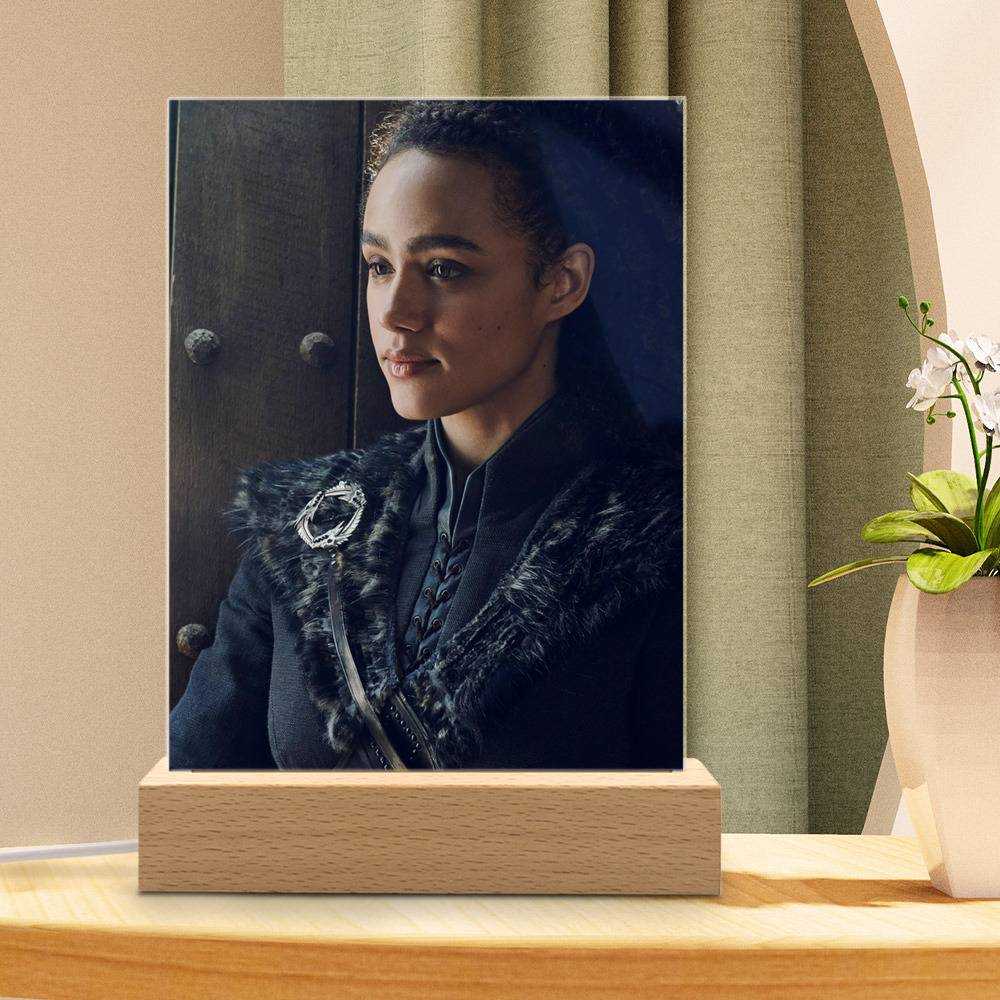 Game Of Throne Lamp Missandei by Game Of Throne Lamp with Wooden Base