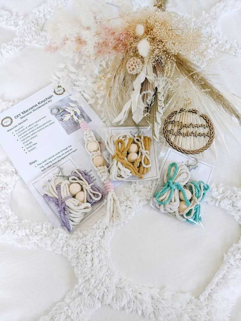 Macrame keyring hot sale