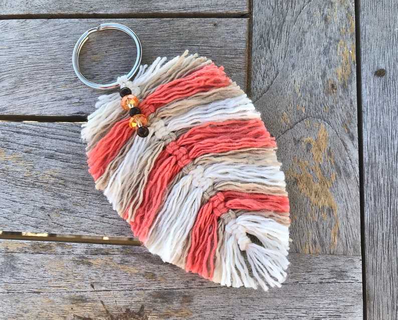 Macrame deals feather keyring