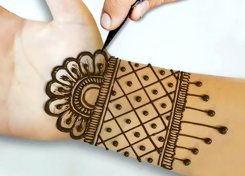 Beginner Cute Simple Mehndi Designs for Front Hands