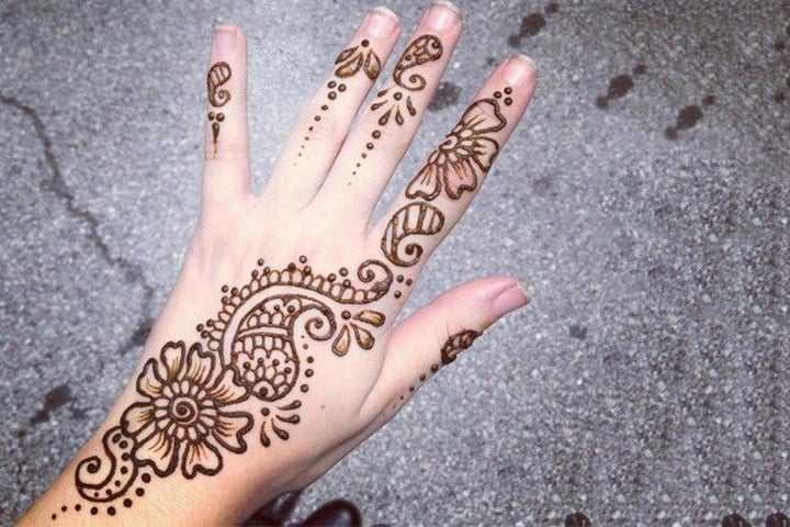 Simple Arabic Mehndi Design