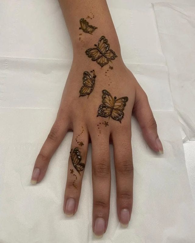 Simple And Cute Mehndi Design