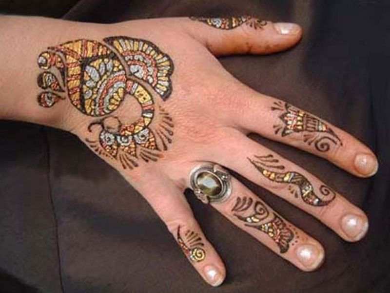 Back Hand Mehndi Design, Stylish Back Hand Mehndi Designs 112