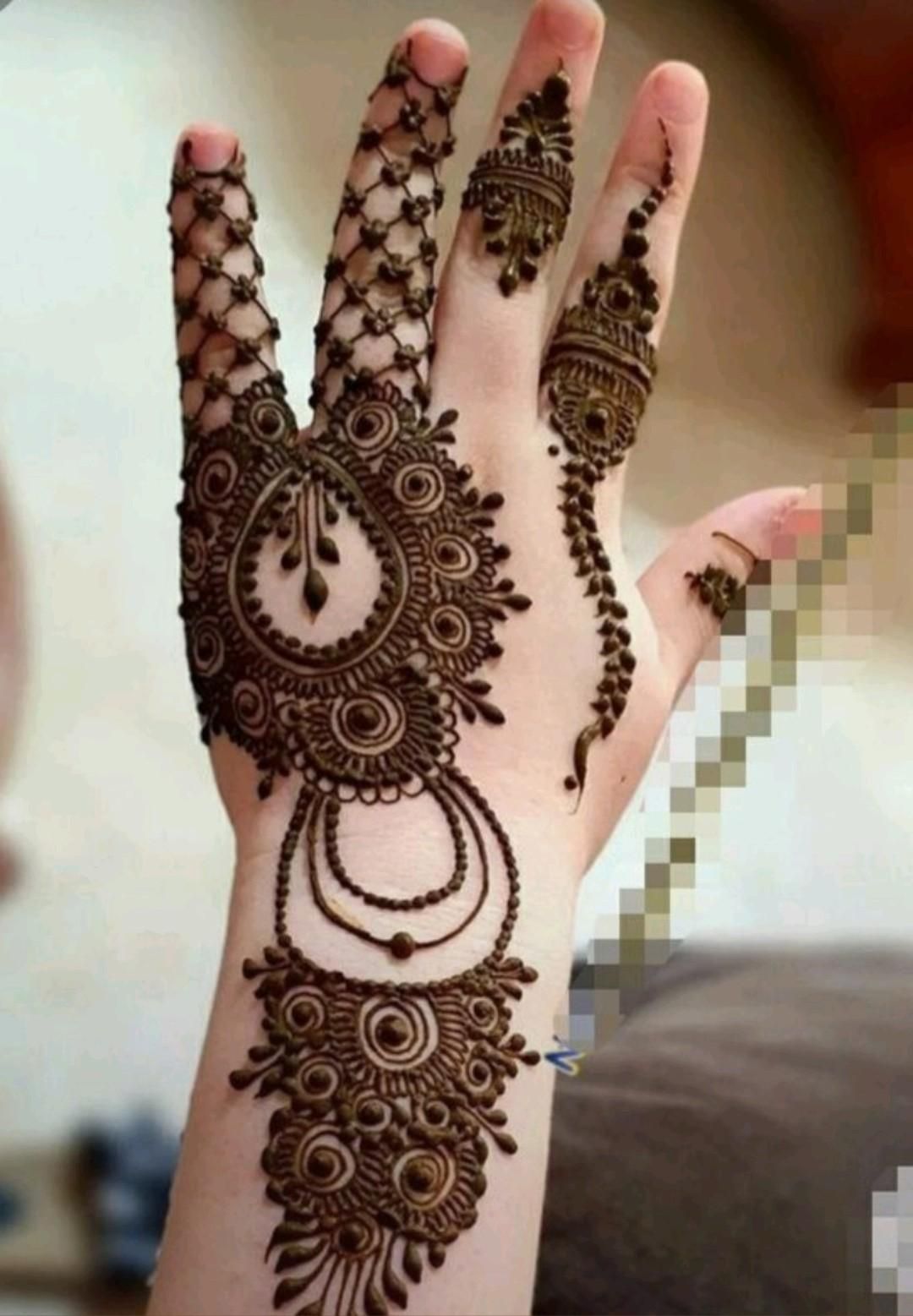 Back Hand Mehndi Design, Stylish Back Hand Mehndi Designs 57