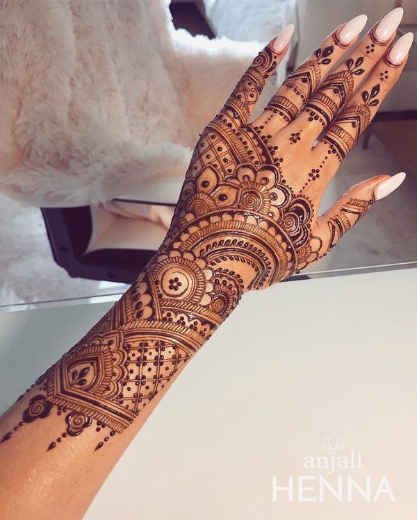 Back Hand Mehndi Design, Stylish Back Hand Mehndi Designs 94