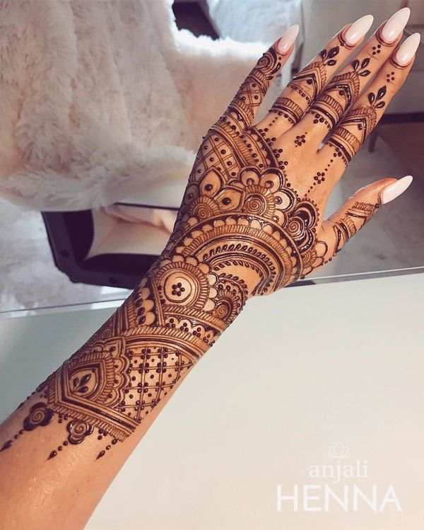 Back Hand Mehndi Design, Stylish Back Hand Mehndi Designs 94