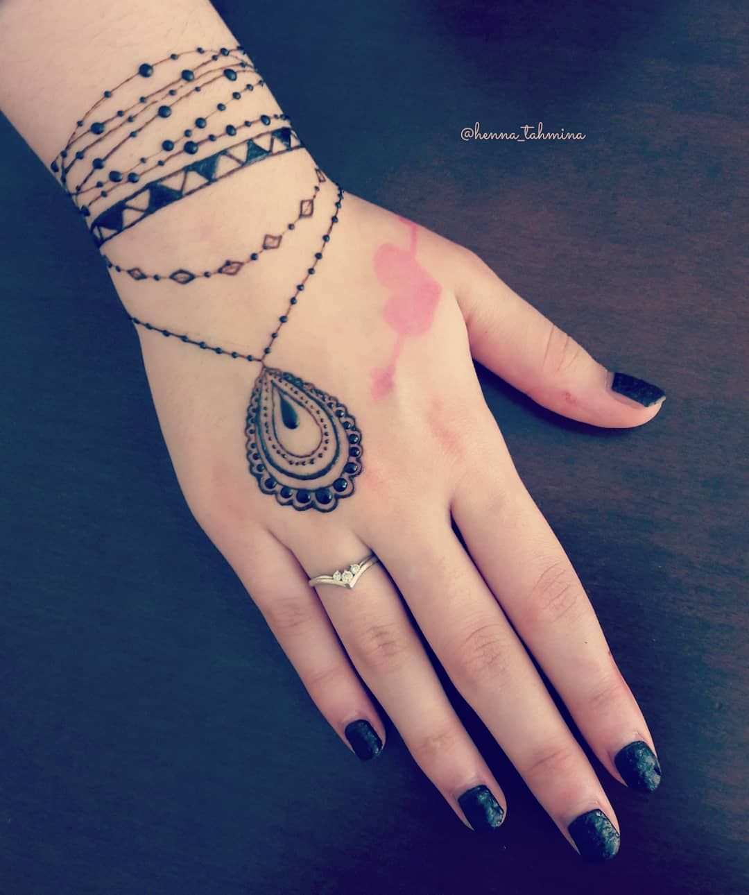 Back Hand Mehndi Design, Stylish Back Hand Mehndi Designs 87