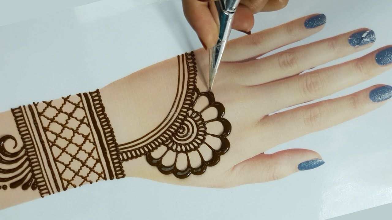 Back Hand Mehndi Design, Stylish Back Hand Mehndi Designs 117