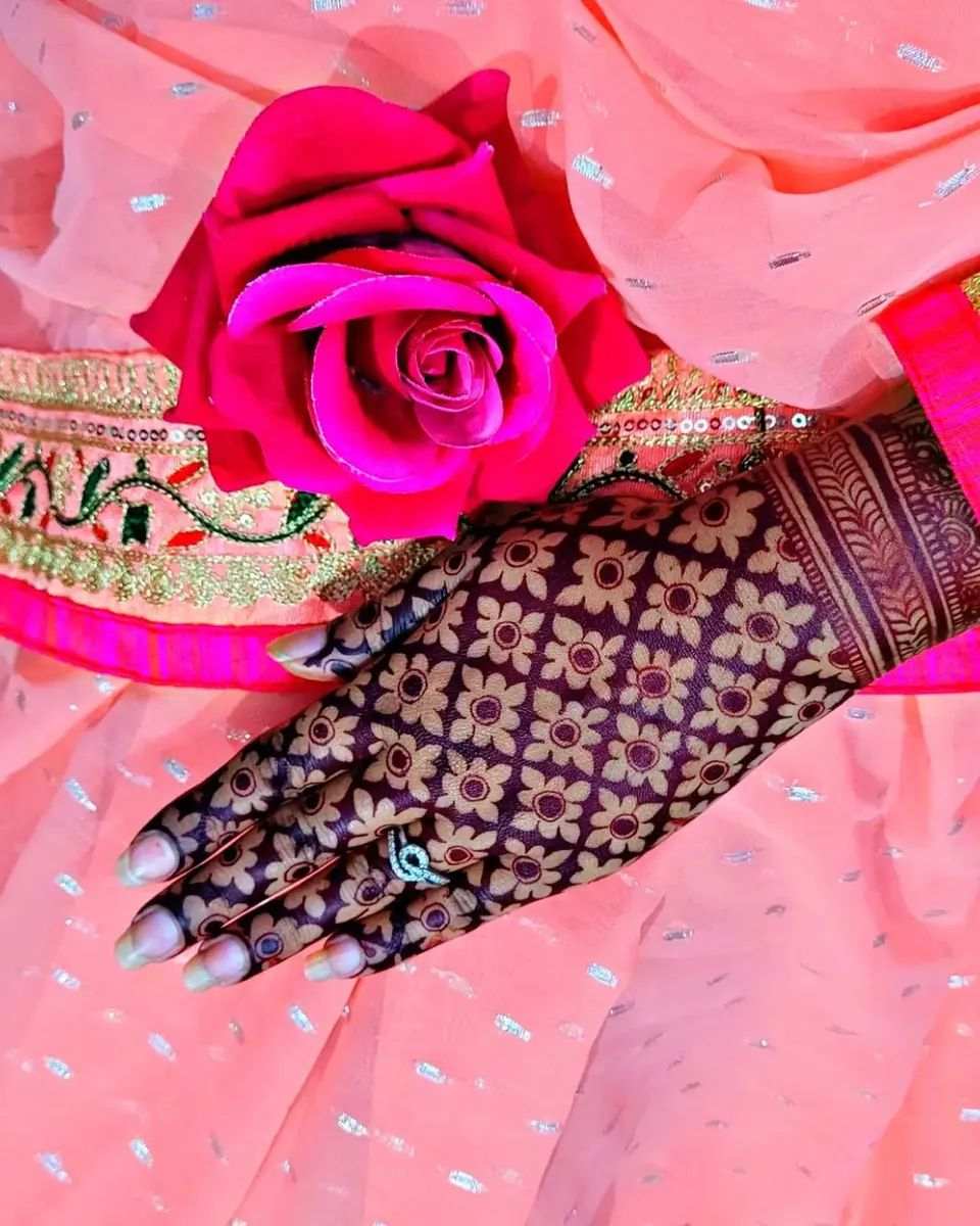 Back Hand Mehndi Design, Stylish Back Hand Mehndi Designs 81