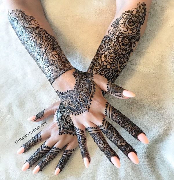 Back Hand Mehndi Design, Stylish Back Hand Mehndi Designs 32
