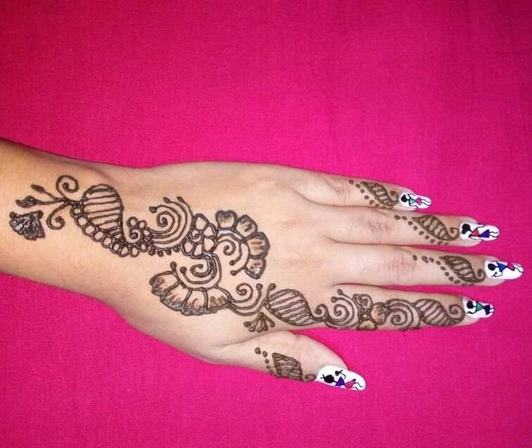 Back Hand Mehndi Design, Stylish Back Hand Mehndi Designs 107