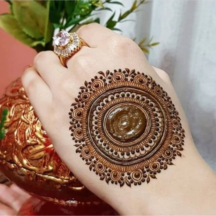 Back Hand Mehndi Design, Stylish Back Hand Mehndi Designs 83