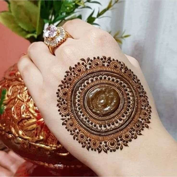 Back Hand Mehndi Design, Stylish Back Hand Mehndi Designs 83