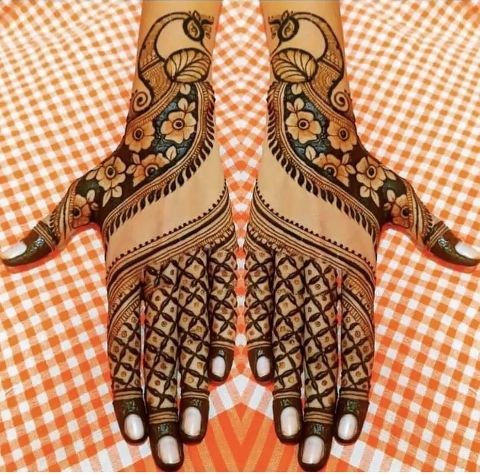 Back Hand Mehndi Design, Stylish Back Hand Mehndi Designs 80