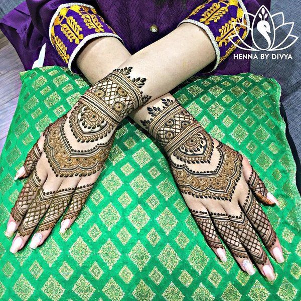 Back Hand Mehndi Design, Stylish Back Hand Mehndi Designs 14