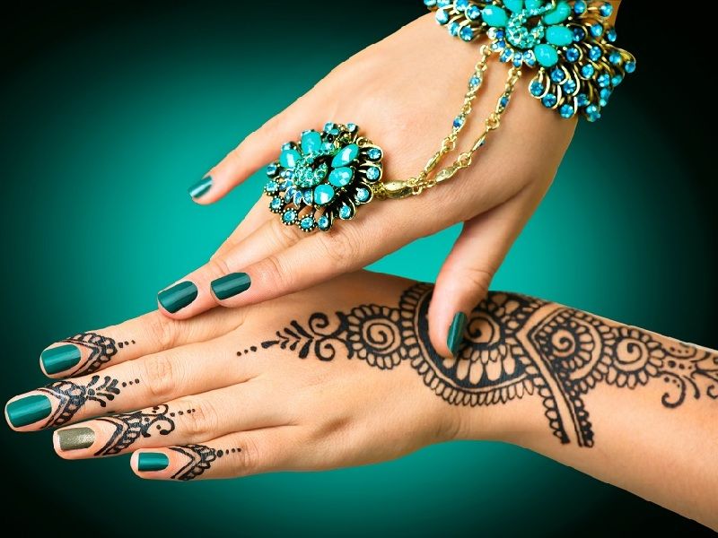 Back Hand Mehndi Design, Stylish Back Hand Mehndi Designs 119