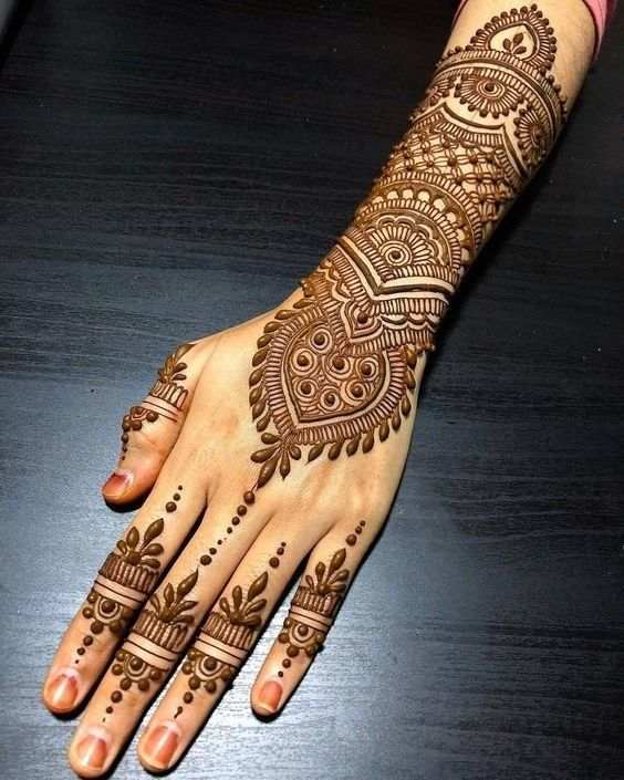 Back Hand Mehndi Design, Stylish Back Hand Mehndi Designs 98