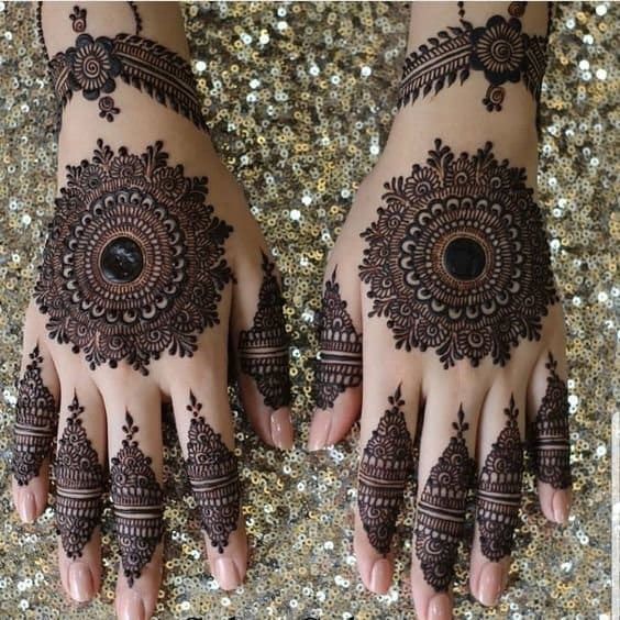 Back Hand Mehndi Design, Stylish Back Hand Mehndi Designs 20