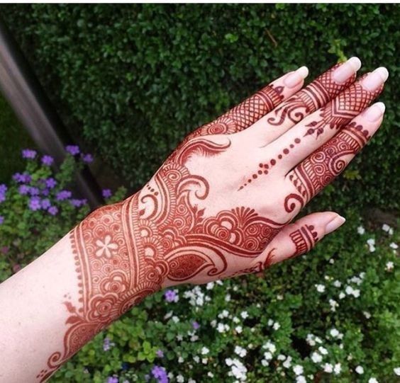 Back Hand Mehndi Design, Stylish Back Hand Mehndi Designs 6