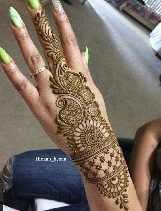 Back Hand Mehndi Design, Stylish Back Hand Mehndi Designs 18