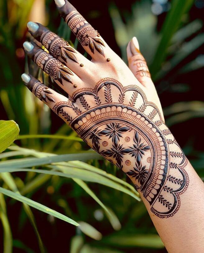 Back Hand Mehndi Design, Stylish Back Hand Mehndi Designs 47