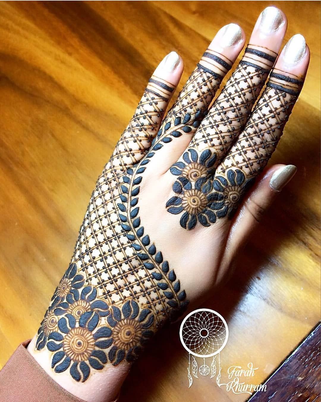 Back Hand Mehndi Design, Stylish Back Hand Mehndi Designs 85