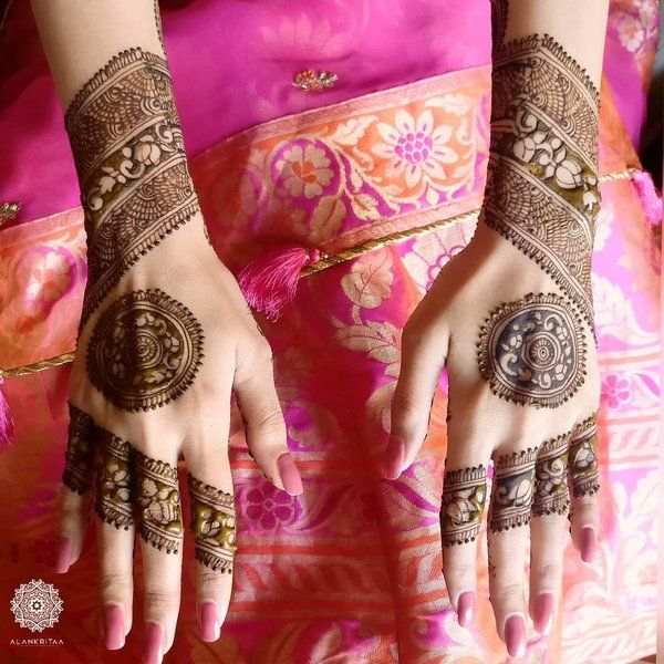 Back Hand Mehndi Design, Stylish Back Hand Mehndi Designs 92
