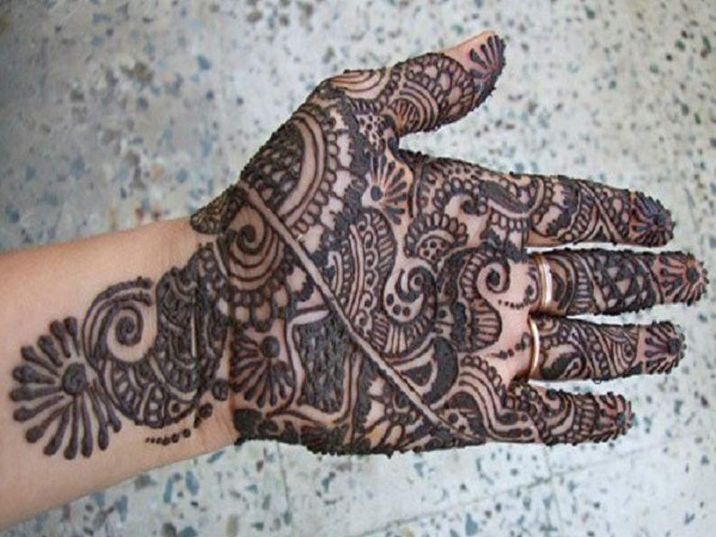 Back Hand Mehndi Design, Stylish Back Hand Mehndi Designs 121