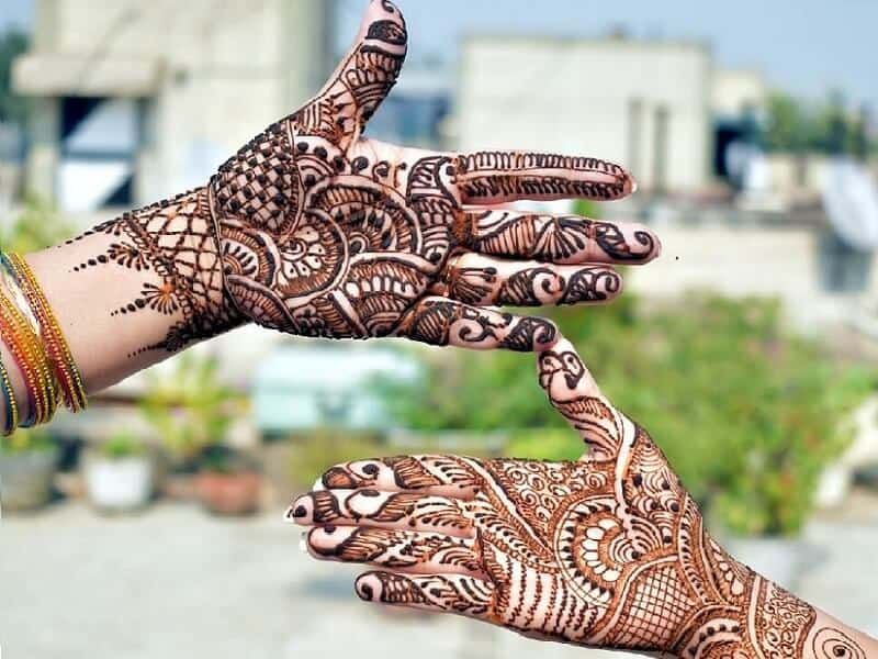 Back Hand Mehndi Design, Stylish Back Hand Mehndi Designs 136