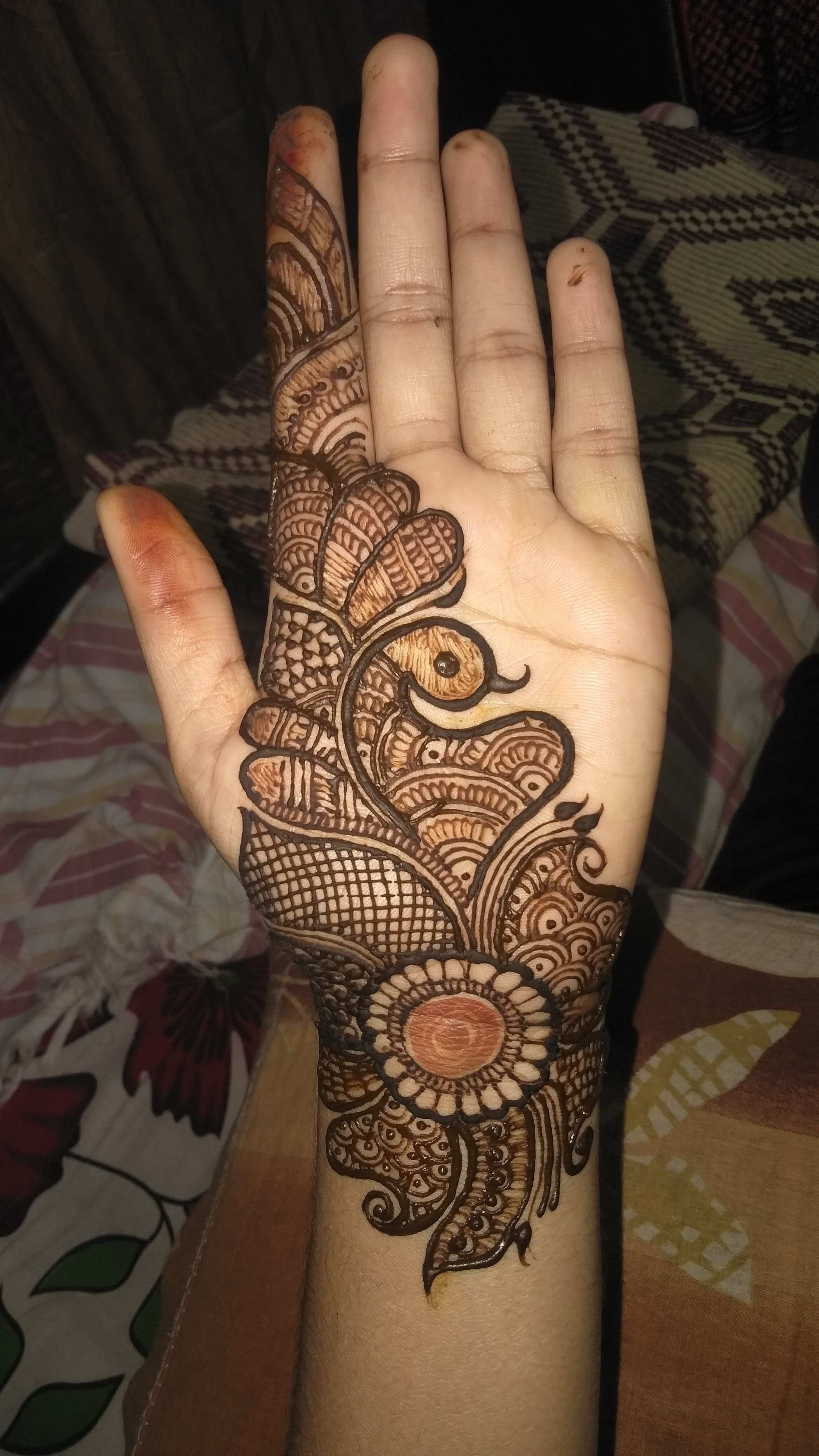 Back Hand Mehndi Design, Stylish Back Hand Mehndi Designs 63