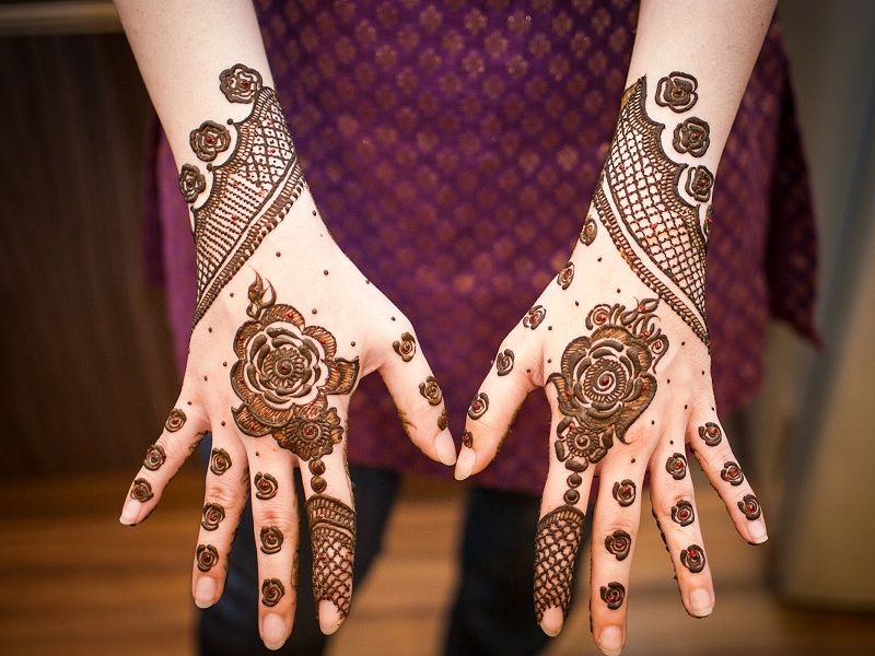 Back Hand Mehndi Design, Stylish Back Hand Mehndi Designs 147