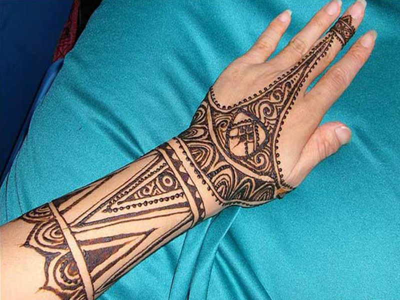 Back Hand Mehndi Design, Stylish Back Hand Mehndi Designs 152