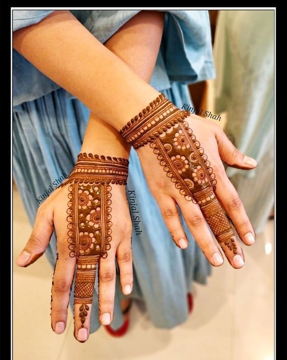 Back Hand Mehndi Design, Stylish Back Hand Mehndi Designs 8