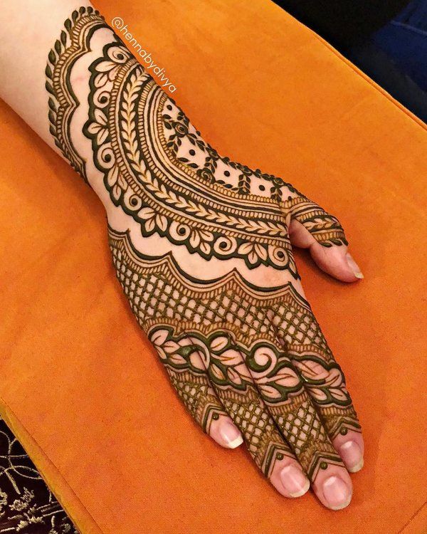 Back Hand Mehndi Design, Stylish Back Hand Mehndi Designs 17