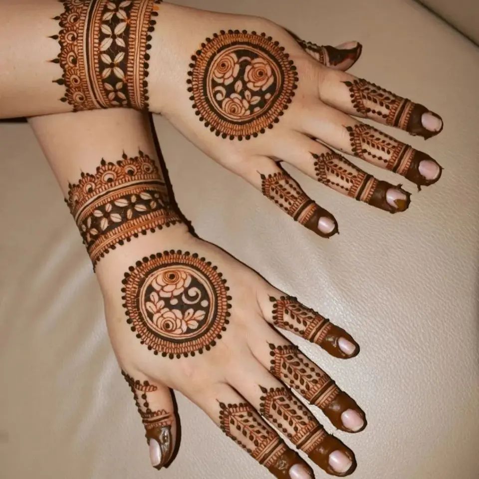 Back Hand Mehndi Design, Stylish Back Hand Mehndi Designs 77