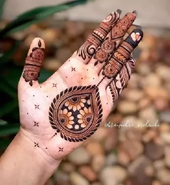 Front Hand Simple Mehndi Design, Front Hand Mehndi Design 40