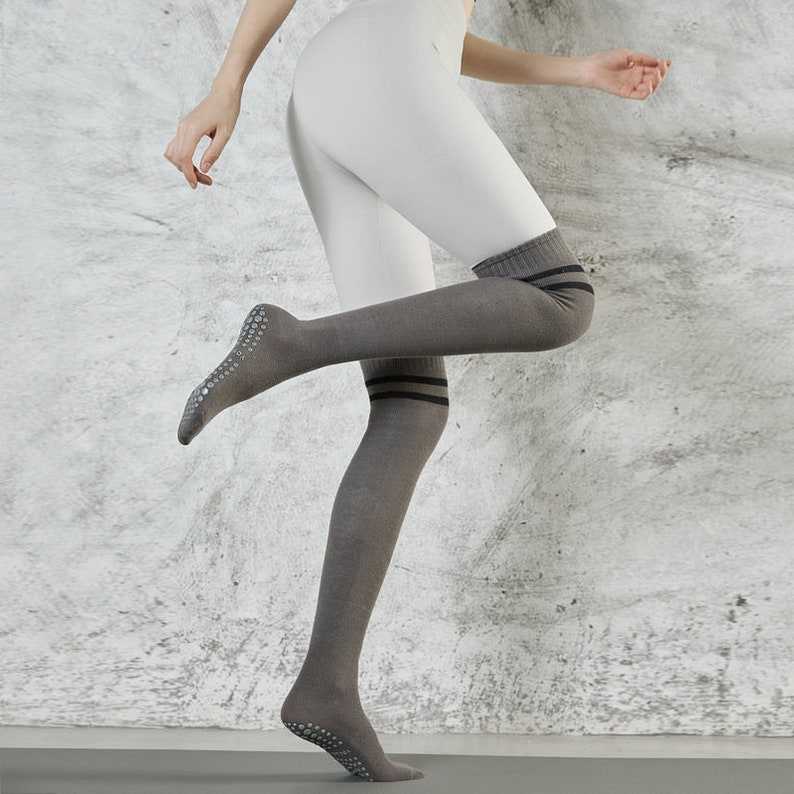 Knee Length Yoga Socks, Anti-Skid Professional Women'S Pilates Socks