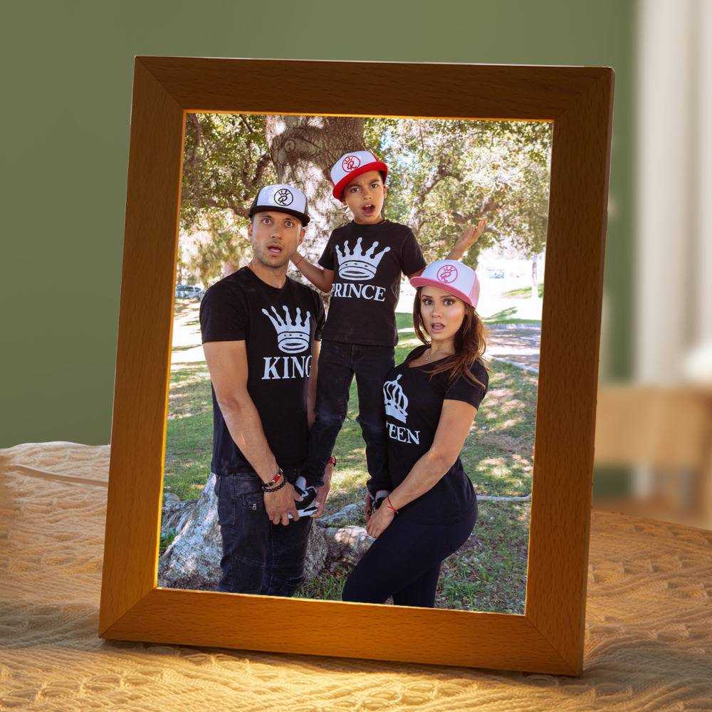 Royalty Family Lamp Classic Celebrity Night Light The family by Royalty Family Lamp with Wooden Frame