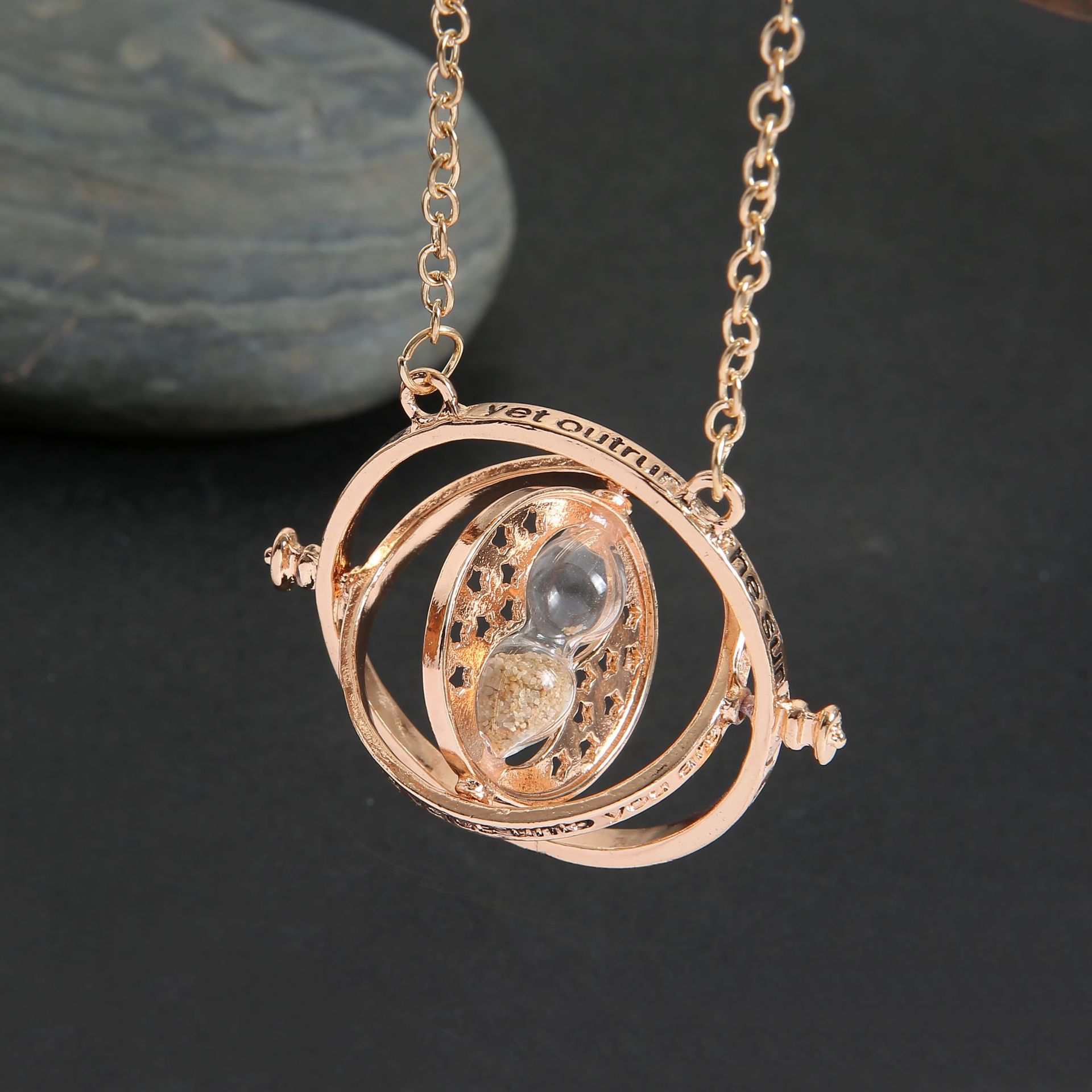 Hermione Time-Turner Necklace - Harry Potter. 24hr Delivery | Funidelia