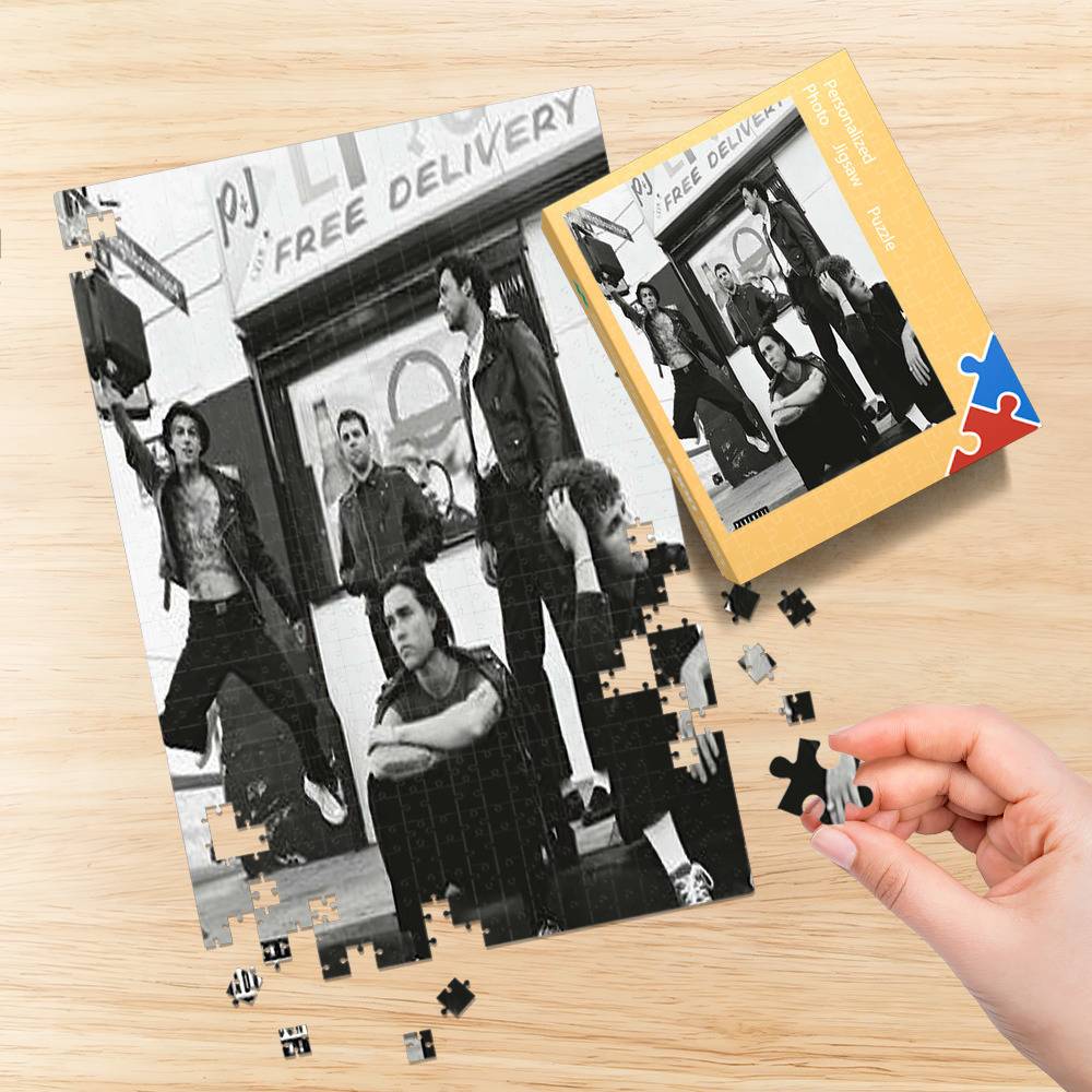 Daddy Issues Album Puzzle (The Neighbourhood) – Tuchny Puzzles