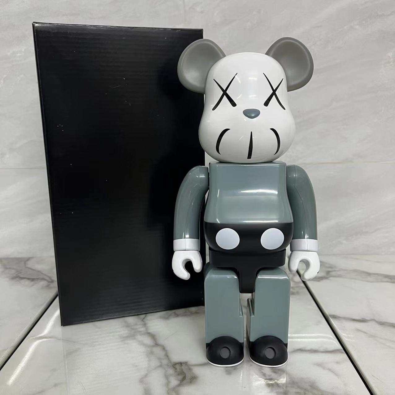 Kaws bearbrick store