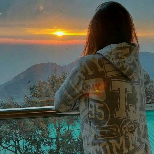 Alone Sad Girl Dp,  Alone Sad Girl Dp For Facebook, Sad Alone Girl Dp For Whatsapp 42