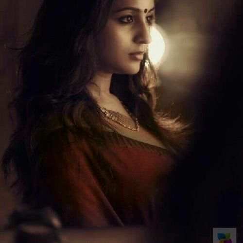 Alone Sad Girl Dp,  Alone Sad Girl Dp For Facebook, Sad Alone Girl Dp For Whatsapp 6