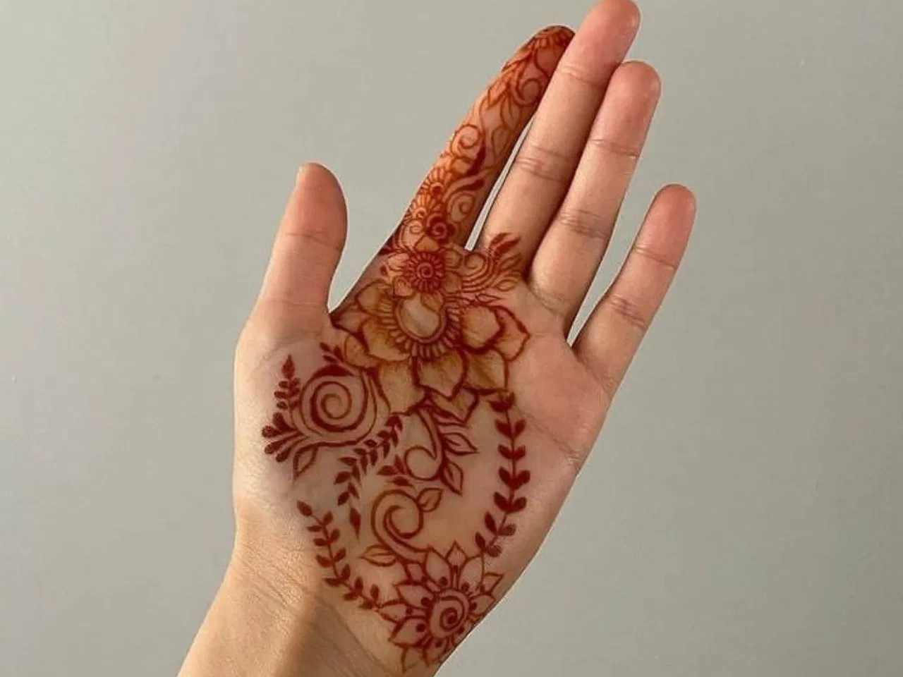 Mehndi Design Easy And Beautiful Front Hand 2