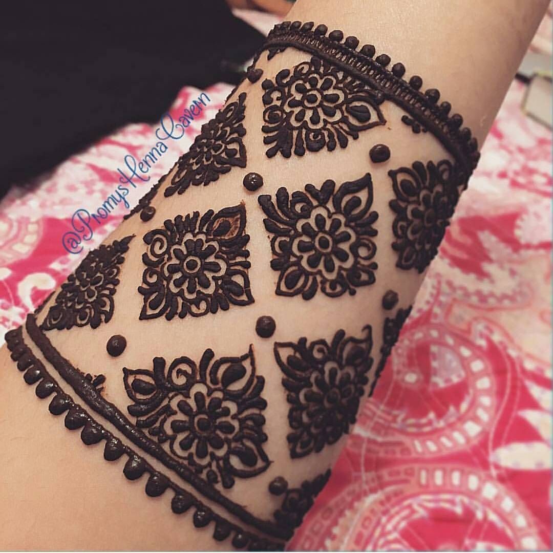 Front Hand Simple Mehndi Design 1