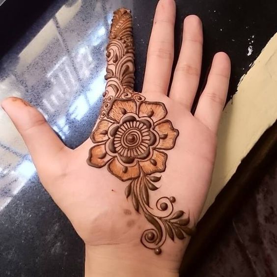 Simple Arabic Mehndi Design 1