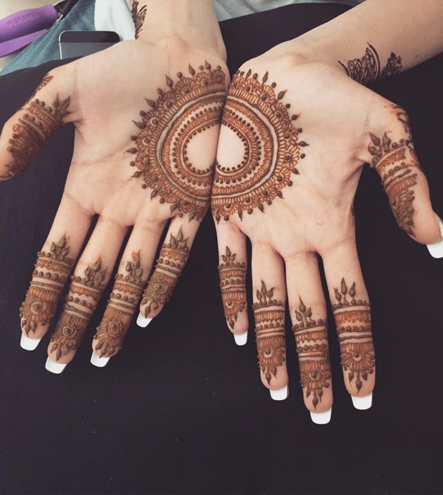 Circle Mehndi Designs Easy 2