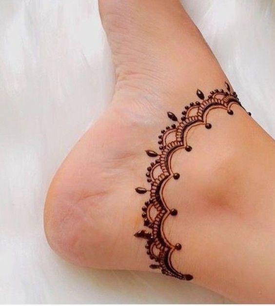 Simple Easy Foot Mehndi Design 1